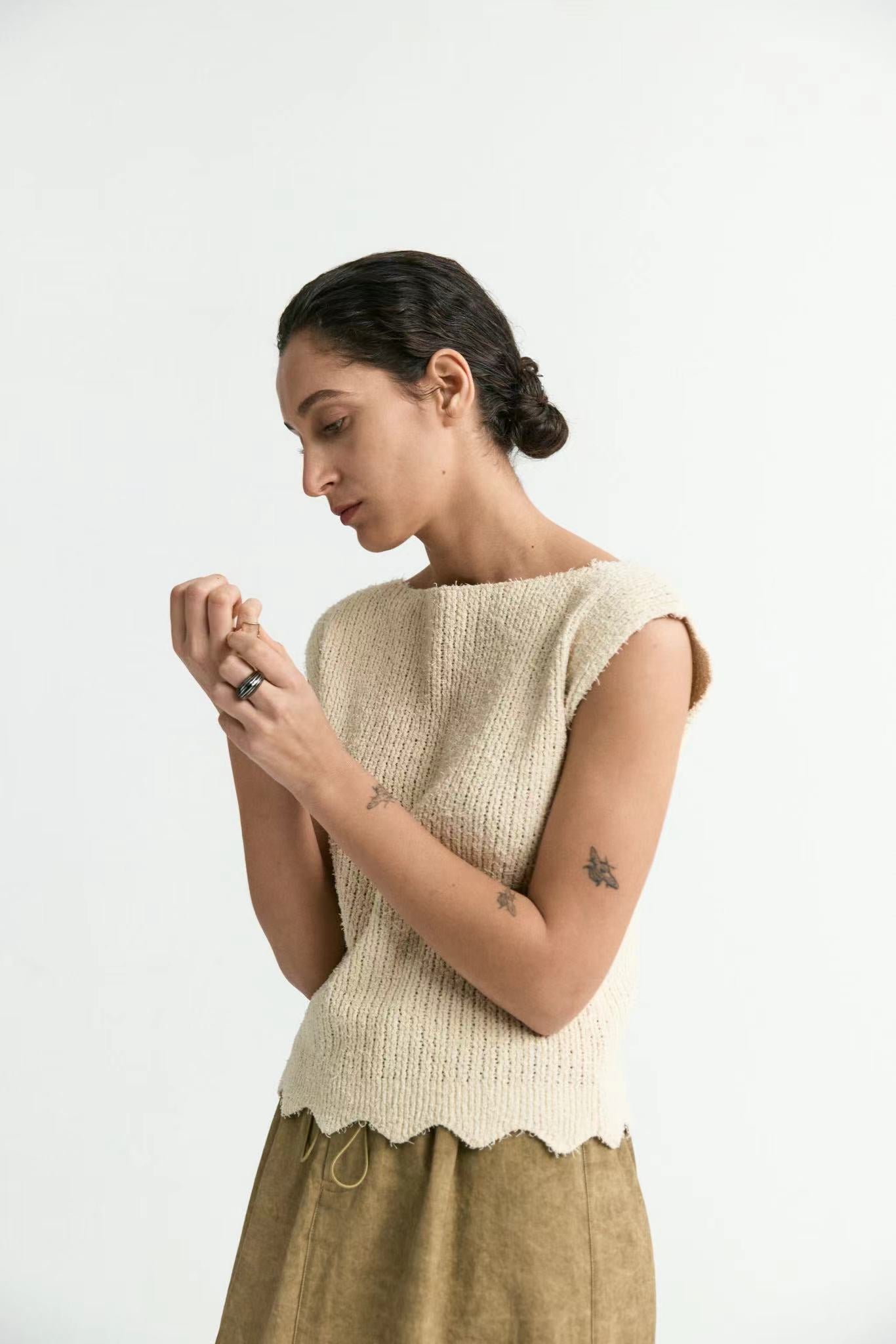 Short-sleeved Knitted Vest