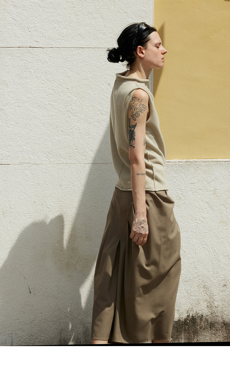 Rolled Edge Collar Sleeveless Vest(PRE-ORDER)