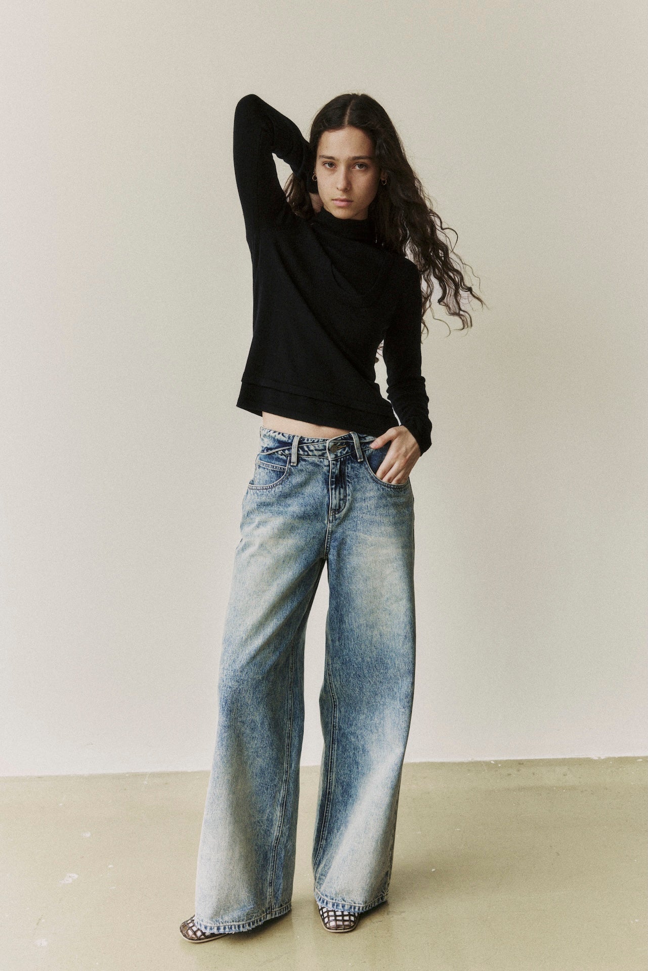 Mid-Low Rise Relaxed Straight-Leg Jeans