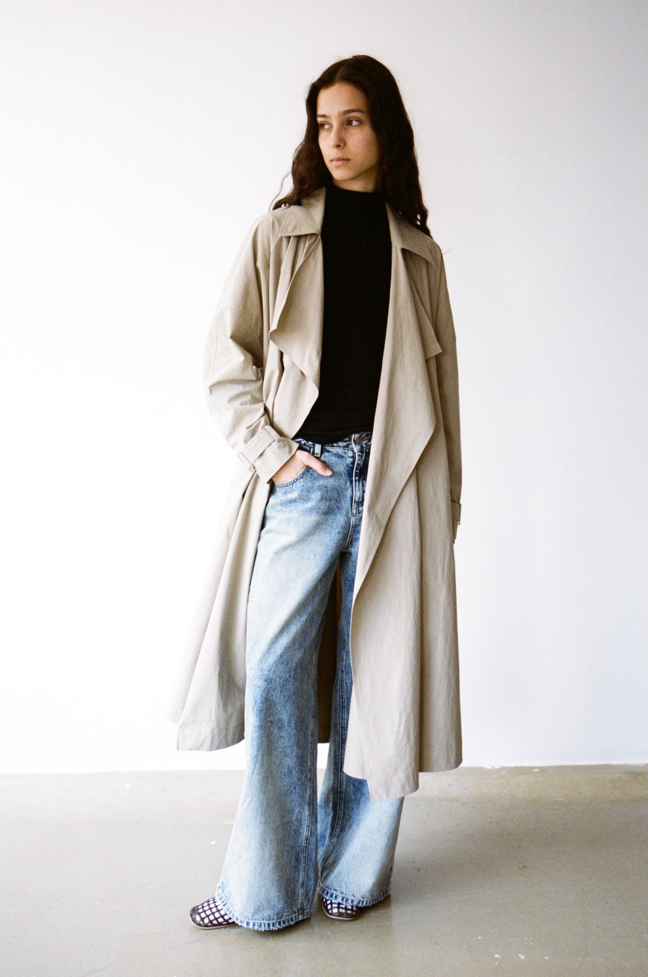 Mid-Low Rise Relaxed Straight-Leg Jeans