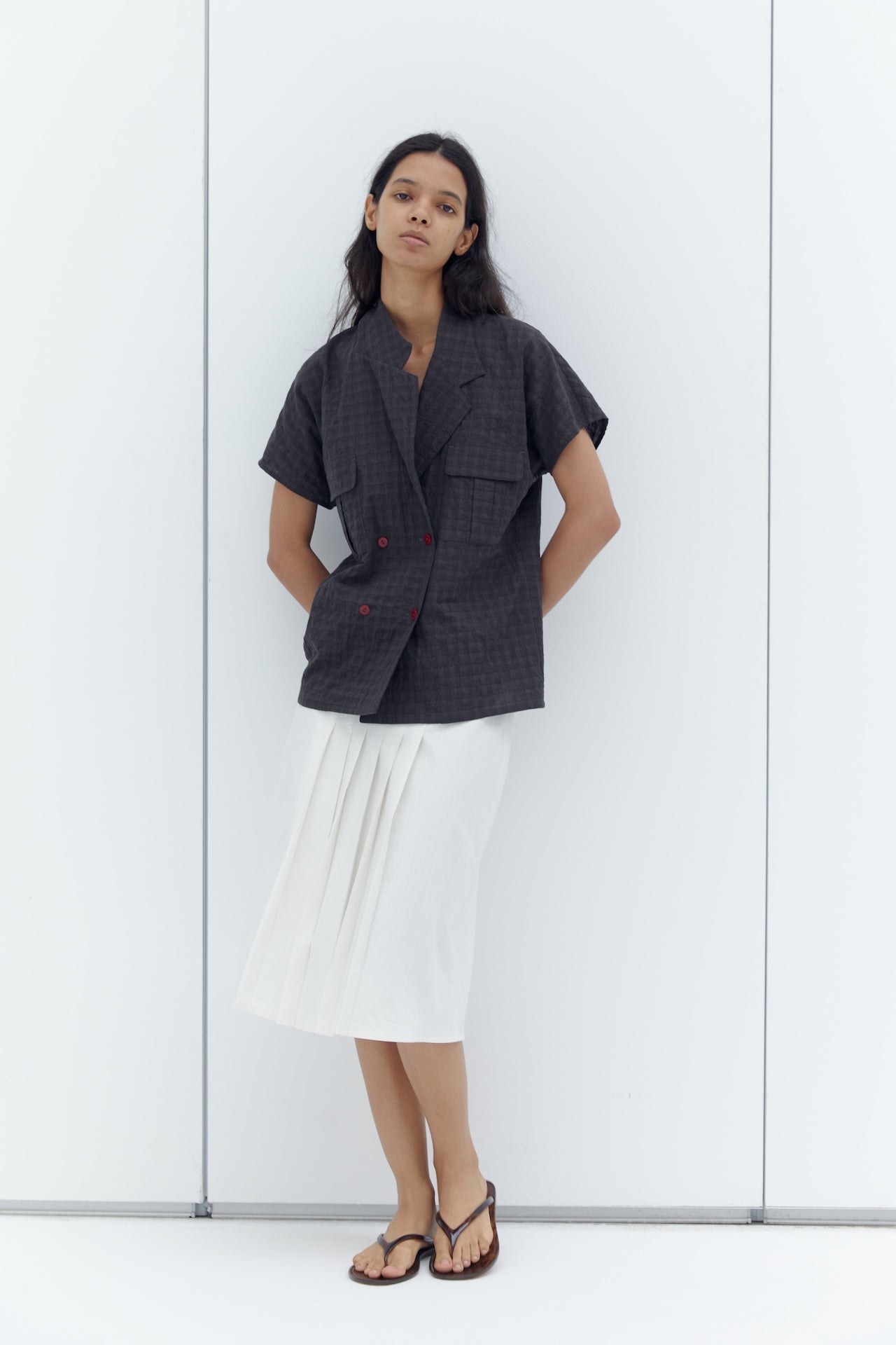 Versatile knee-length skirt