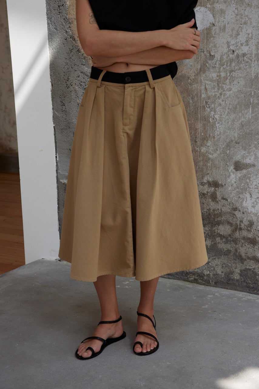 Tailored-Pleat Contrast Skirt