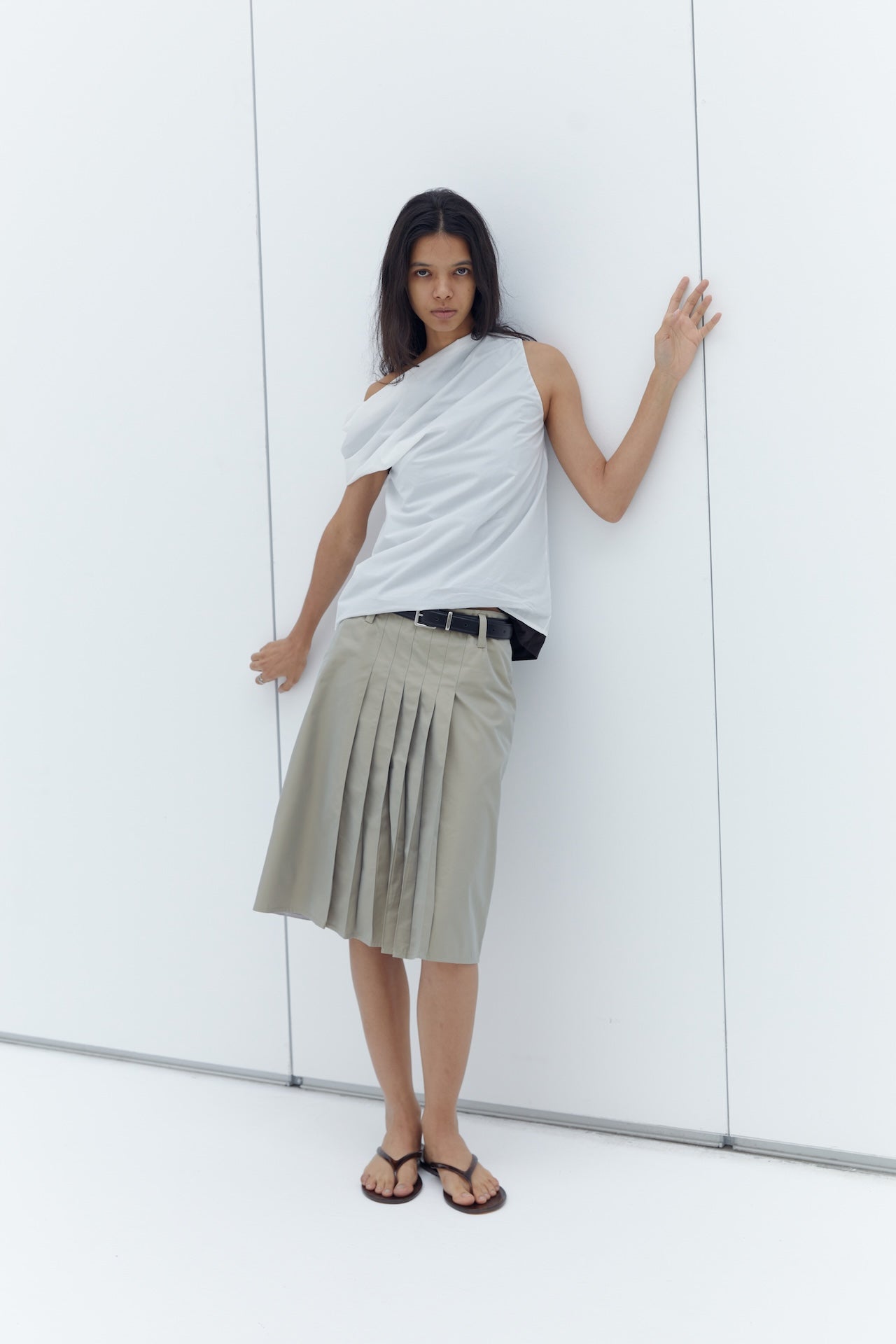 Versatile knee-length skirt