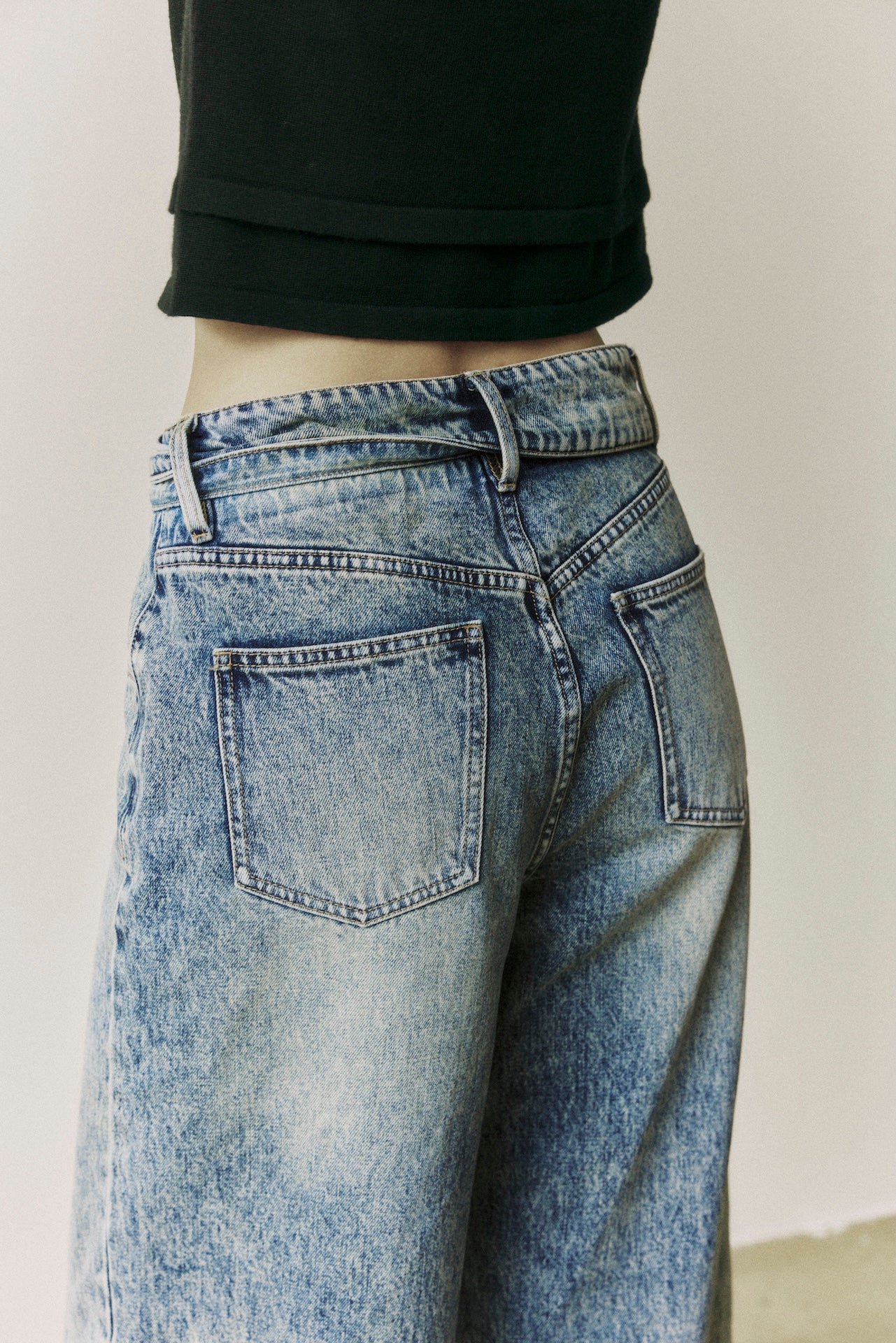Mid-Low Rise Relaxed Straight-Leg Jeans